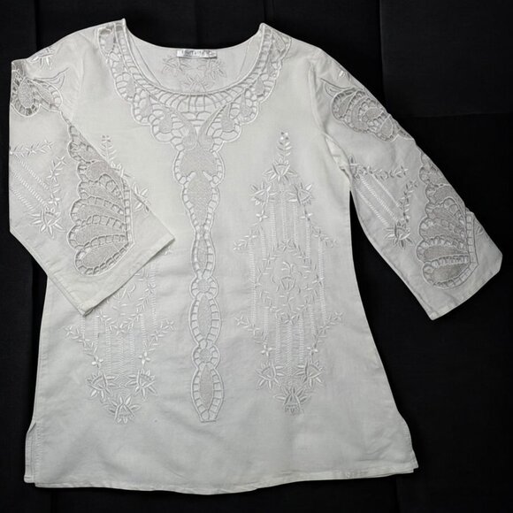 Solitaire by Ravi Khosla White Linen Blend Embroidered Cutout Tunic - Picture 10 of 10